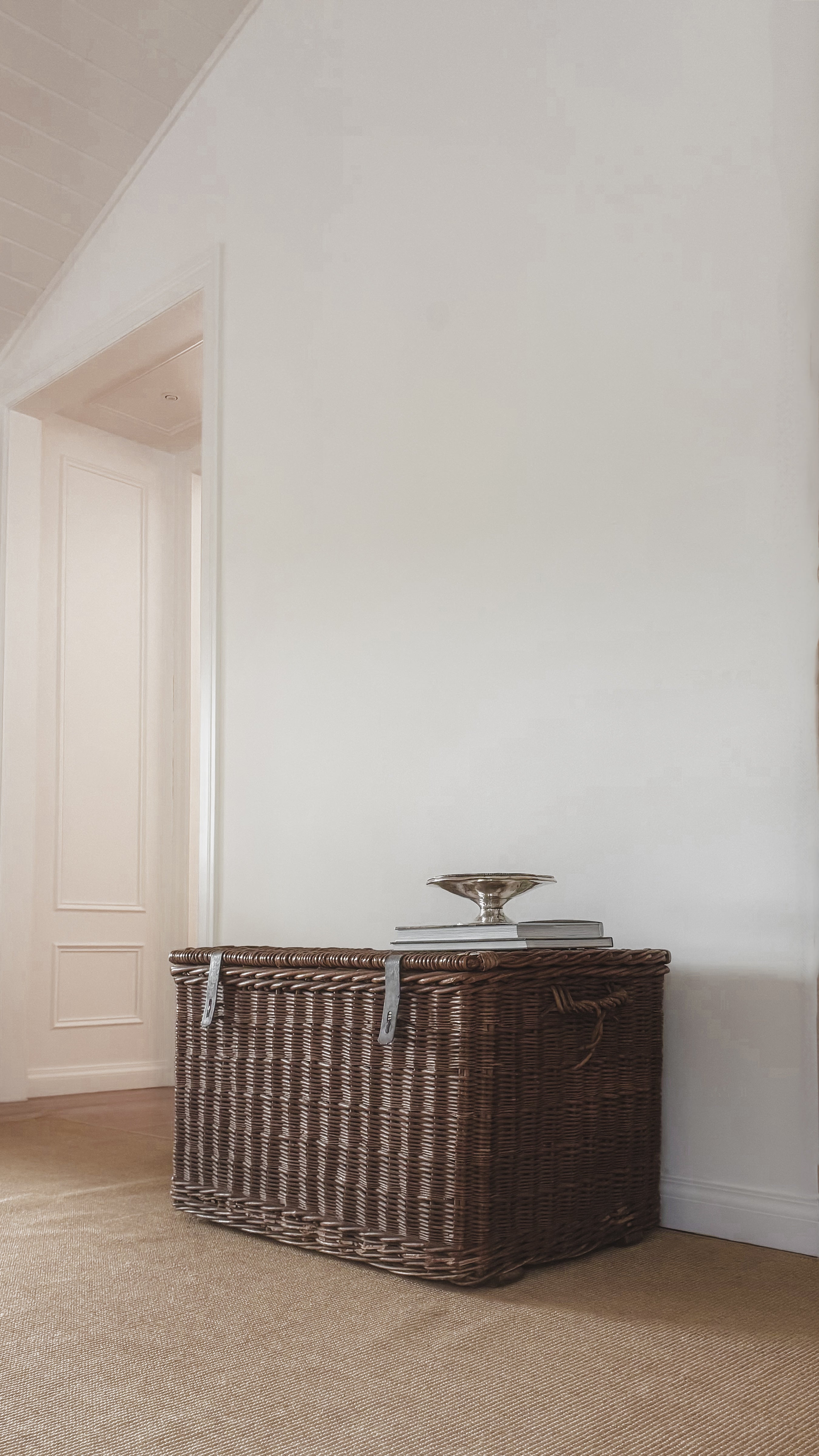 Early Vintage/Antique Wicker Trunk