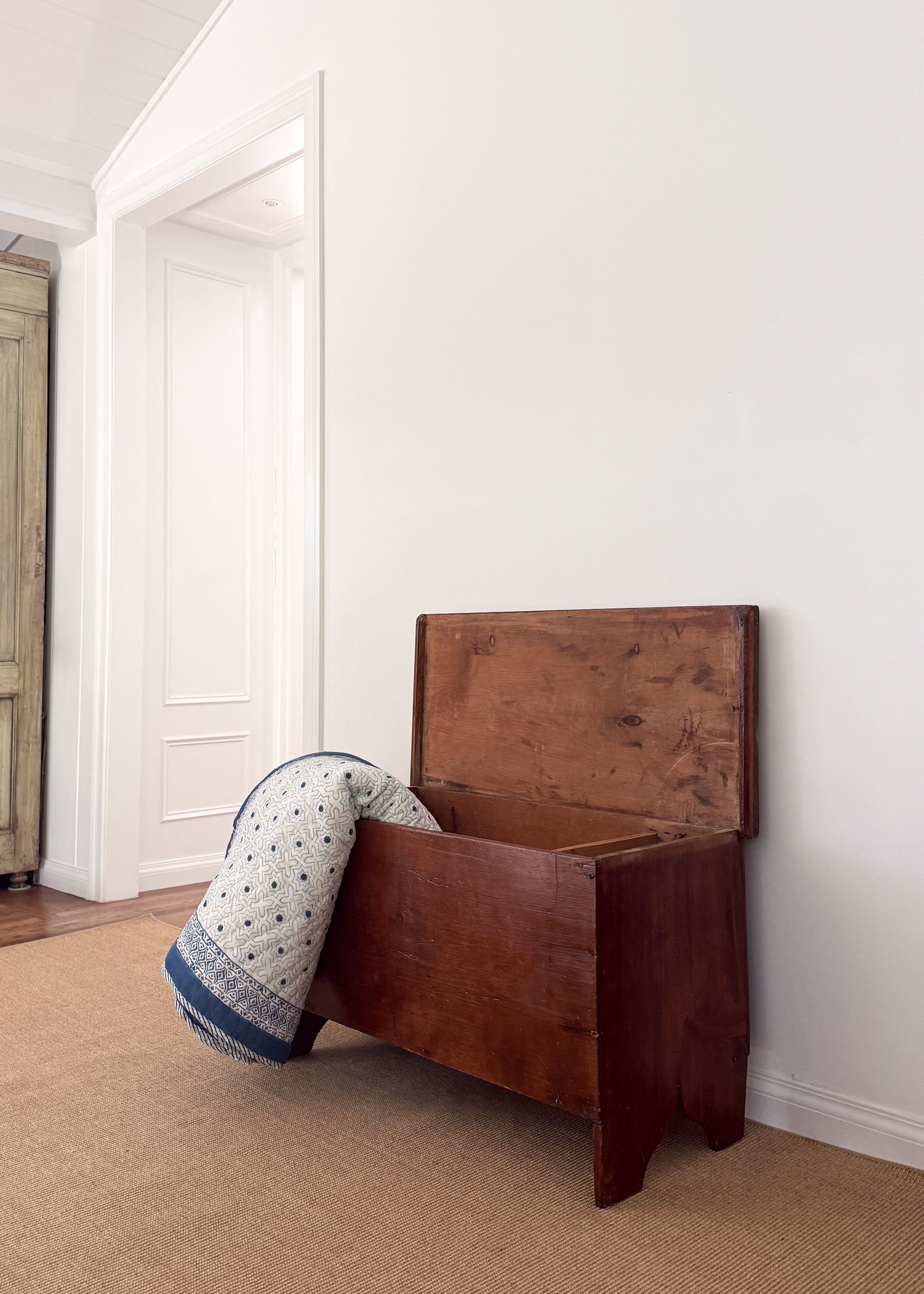 Antique American Blanket Chest, early 19th c
