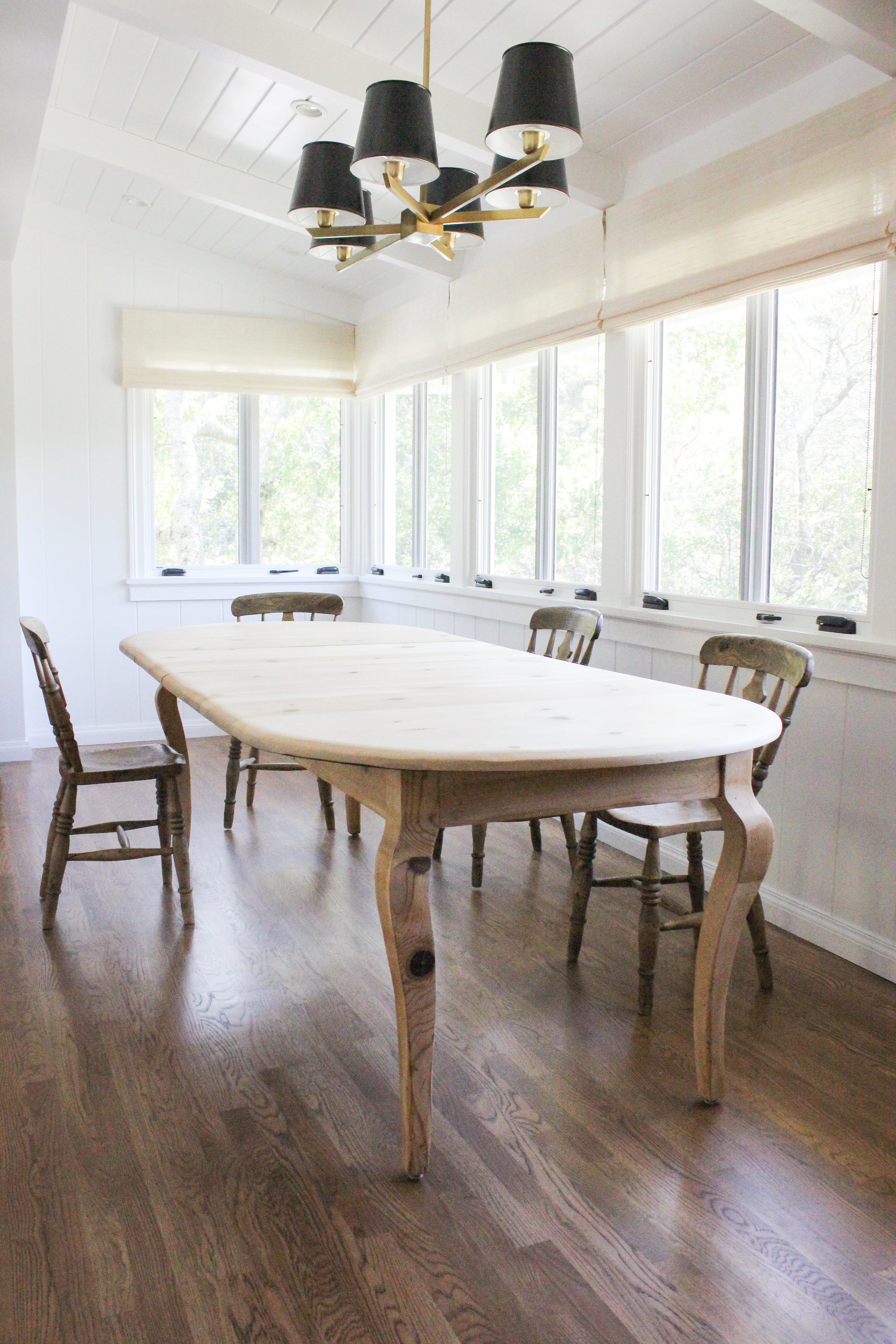 Vintage Natural Wood Pine Dining Table with 2 Leaves