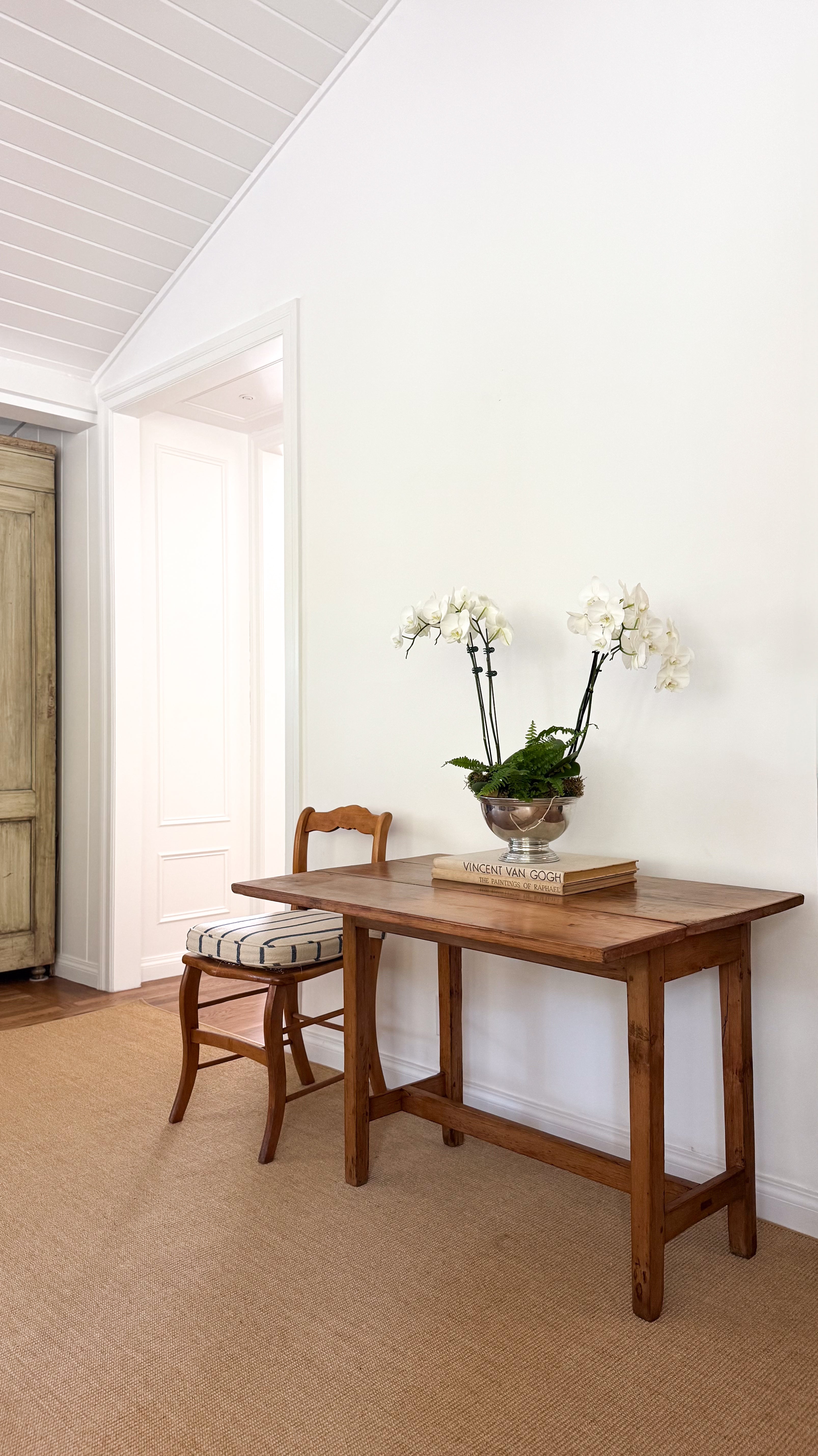 Antique American Single Drop-Leaf Table