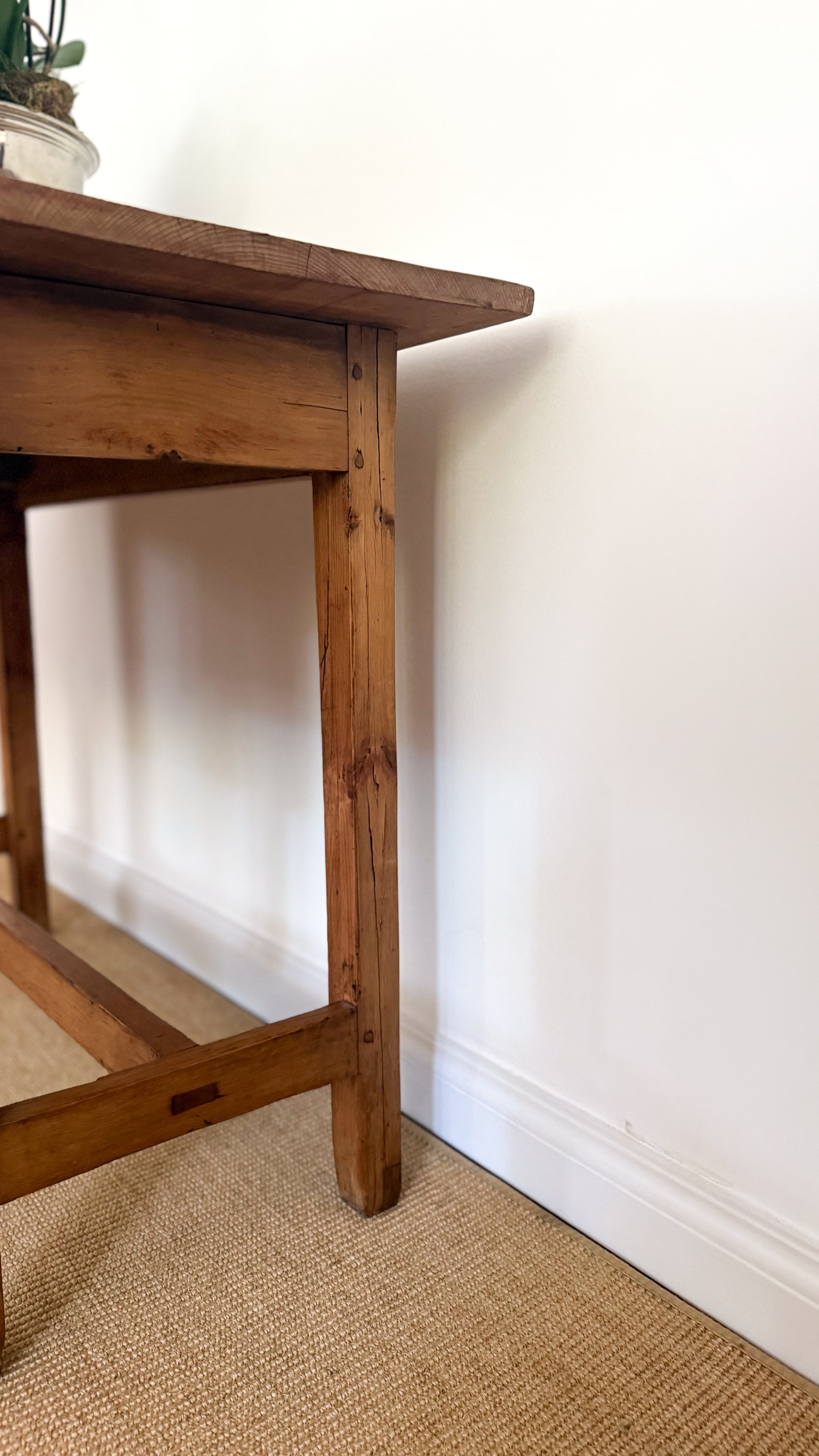 Antique American Single Drop-Leaf Table